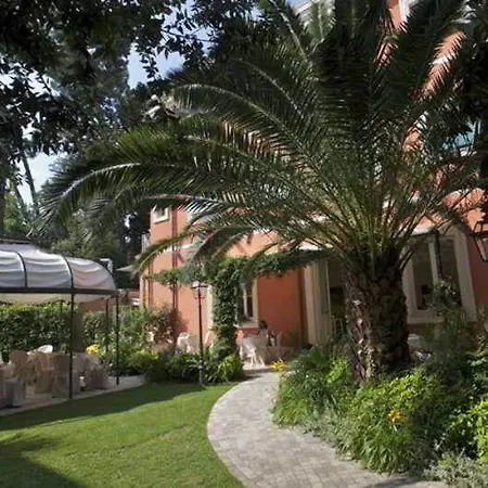Viscardo Otel Forte dei Marmi